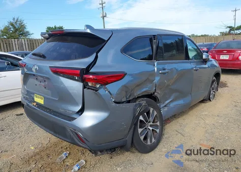 2022 Toyota Highlander Xle z USA, uszkodzony, nr VIN 5TDGZRBHXNS195928